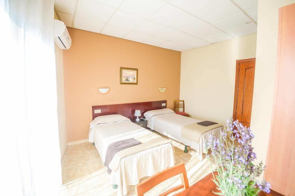 Hostal Torremirona 萨尔特 外观 照片